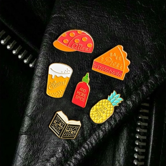 Enamel Pins Mystery box! Includes 5 pins. - Picture 7 of 8